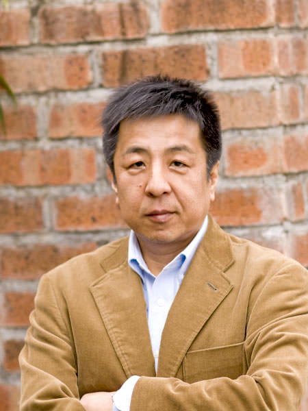 山本兼一