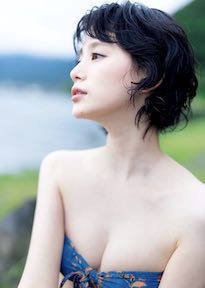 金城茉奈